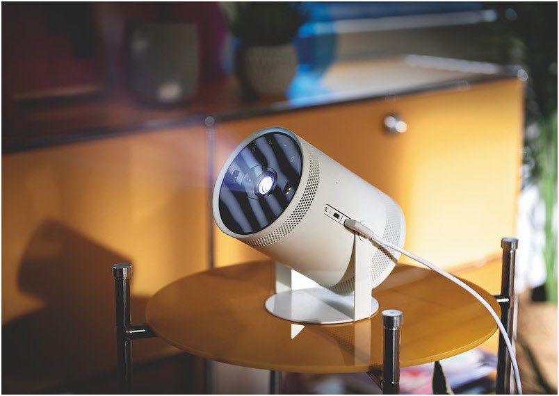 Samsung The Freestyle LED-Projektor 360°-Sound, 2022